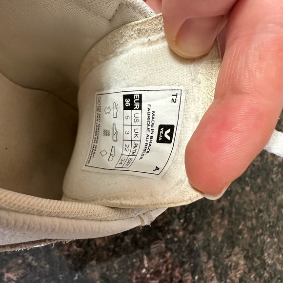 Veja Women's White and Gray campo Sneakers - Picture 6 of 9